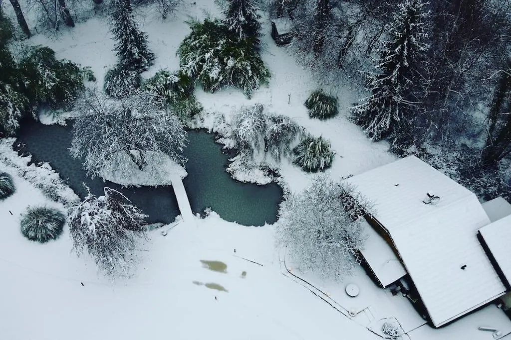 Holiday home Studio En Pleine Nature Avec Balneo Proche Du Lac Anthy-sur-Leman France